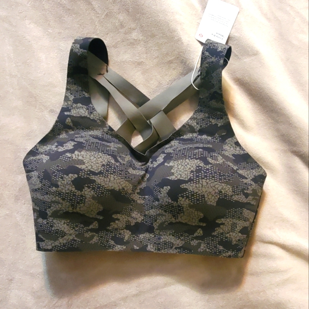 Lululemon NWT Enlite Weave-back bra.